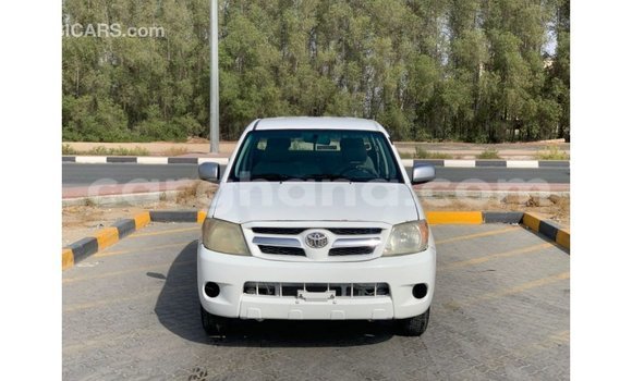 Ra Imported Toyota Hilux funfun Ọkọ̀ in Import - Dubai ni Ashanti Ra Imported Toyota Hilux funfun Ọkọ̀ in Import - Dubai ni Ashanti