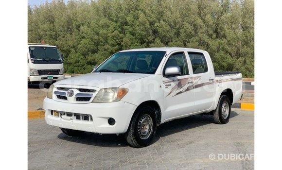 Ra Imported Toyota Hilux funfun Ọkọ̀ in Import - Dubai ni Ashanti Ra Imported Toyota Hilux funfun Ọkọ̀ in Import - Dubai ni Ashanti