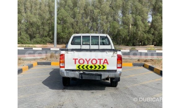 Ra Imported Toyota Hilux funfun Ọkọ̀ in Import - Dubai ni Ashanti Ra Imported Toyota Hilux funfun Ọkọ̀ in Import - Dubai ni Ashanti