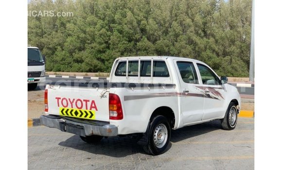 Ra Imported Toyota Hilux funfun Ọkọ̀ in Import - Dubai ni Ashanti Ra Imported Toyota Hilux funfun Ọkọ̀ in Import - Dubai ni Ashanti
