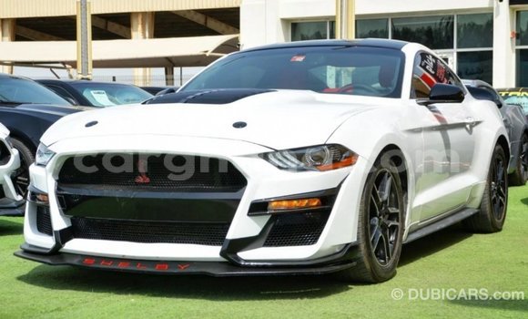 Ra Imported Ford Mustang funfun Ọkọ̀ in Import - Dubai ni Ashanti Ra Imported Ford Mustang funfun Ọkọ̀ in Import - Dubai ni Ashanti