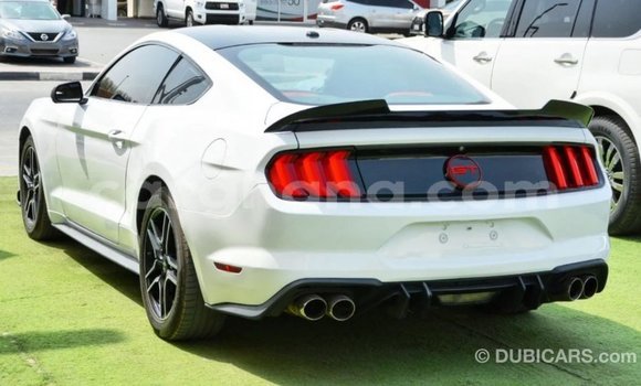 Ra Imported Ford Mustang funfun Ọkọ̀ in Import - Dubai ni Ashanti Ra Imported Ford Mustang funfun Ọkọ̀ in Import - Dubai ni Ashanti