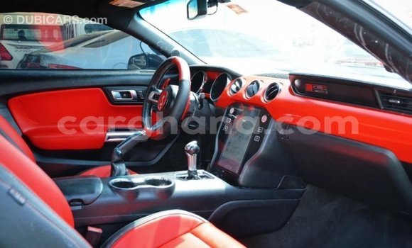 Ra Imported Ford Mustang funfun Ọkọ̀ in Import - Dubai ni Ashanti Ra Imported Ford Mustang funfun Ọkọ̀ in Import - Dubai ni Ashanti