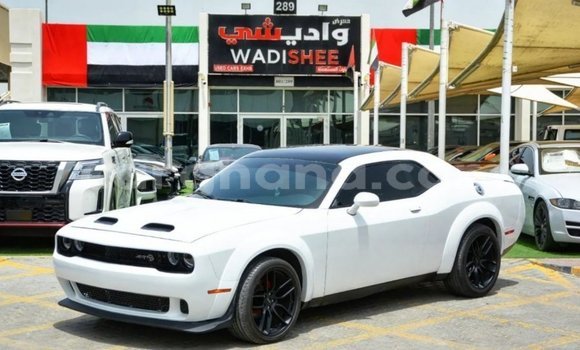 Sayi Imported Dodge Challenger White Mota in Import - Dubai a Ashanti