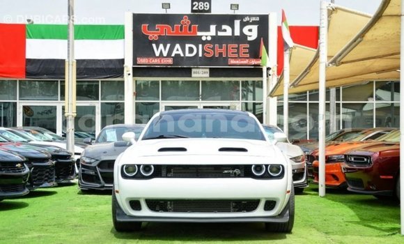 Ra Imported Dodge Challenger funfun Ọkọ̀ in Import - Dubai ni Ashanti Ra Imported Dodge Challenger funfun Ọkọ̀ in Import - Dubai ni Ashanti