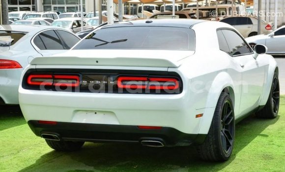 Ra Imported Dodge Challenger funfun Ọkọ̀ in Import - Dubai ni Ashanti Ra Imported Dodge Challenger funfun Ọkọ̀ in Import - Dubai ni Ashanti