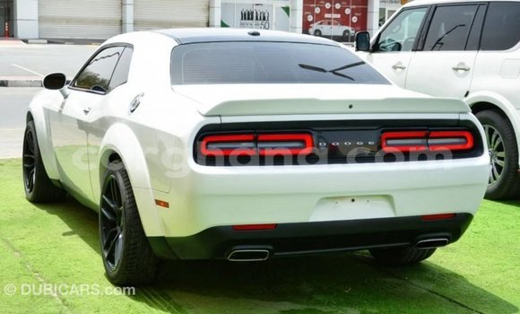 Ra Imported Dodge Challenger funfun Ọkọ̀ in Import - Dubai ni Ashanti Ra Imported Dodge Challenger funfun Ọkọ̀ in Import - Dubai ni Ashanti