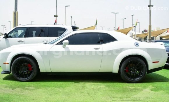 Ra Imported Dodge Challenger funfun Ọkọ̀ in Import - Dubai ni Ashanti Ra Imported Dodge Challenger funfun Ọkọ̀ in Import - Dubai ni Ashanti
