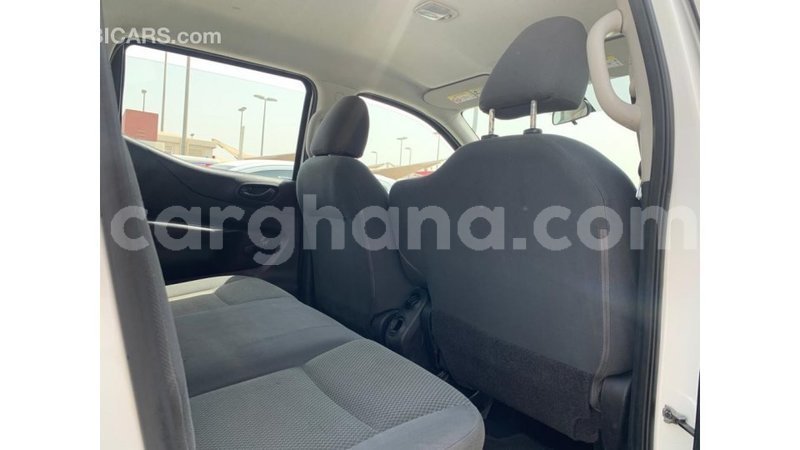 Big with watermark nissan navara ashanti import dubai 47652