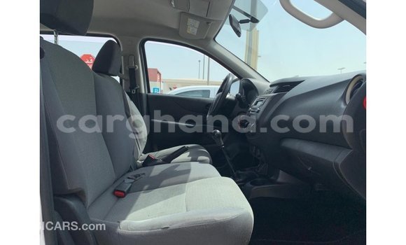 Ra Imported Nissan Navara funfun Ọkọ̀ in Import - Dubai ni Ashanti Ra Imported Nissan Navara funfun Ọkọ̀ in Import - Dubai ni Ashanti