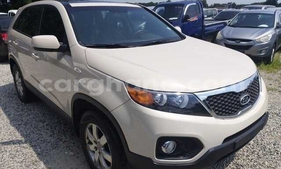 Sayi Na hannu Kia Sorento White Mota in Accra a Greater Accra Sayi Na hannu Kia Sorento White Mota in Accra a Greater Accra