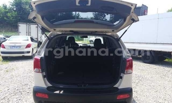 Sayi Na hannu Kia Sorento White Mota in Accra a Greater Accra Sayi Na hannu Kia Sorento White Mota in Accra a Greater Accra