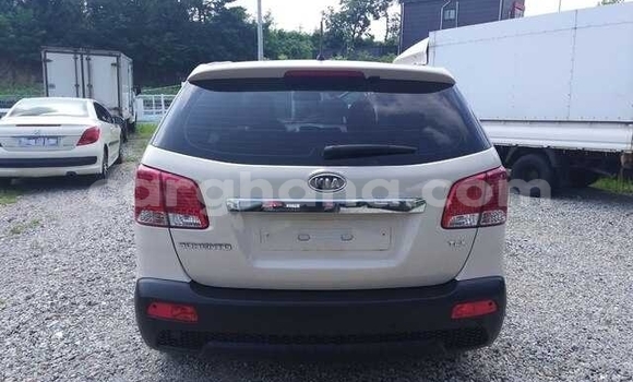 Sayi Na hannu Kia Sorento White Mota in Accra a Greater Accra Sayi Na hannu Kia Sorento White Mota in Accra a Greater Accra