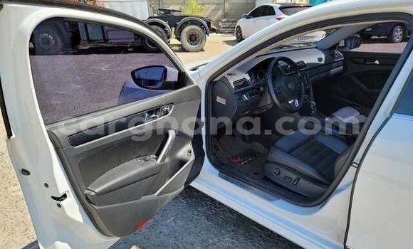 Buy Used Volkswagen Passat White Car in Accra in Greater Accra Buy Used Volkswagen Passat White Car in Accra in Greater Accra
