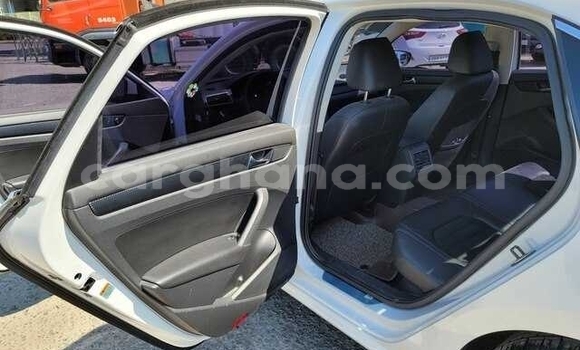 Buy Used Volkswagen Passat White Car in Accra in Greater Accra Buy Used Volkswagen Passat White Car in Accra in Greater Accra