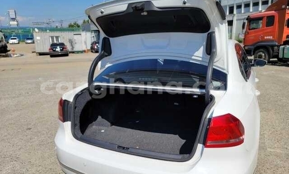 Buy Used Volkswagen Passat White Car in Accra in Greater Accra Buy Used Volkswagen Passat White Car in Accra in Greater Accra