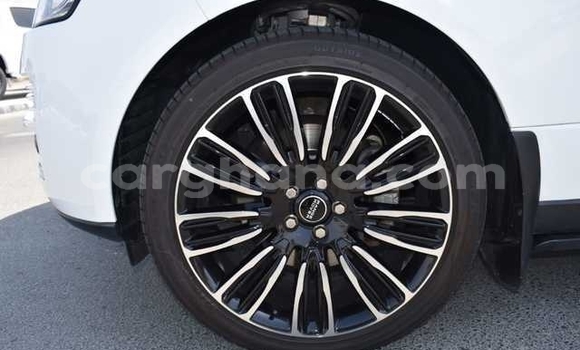 Sayi Na hannu Land Rover Range Rover Vogue White Mota in Accra a Greater Accra Sayi Na hannu Land Rover Range Rover Vogue White Mota in Accra a Greater Accra