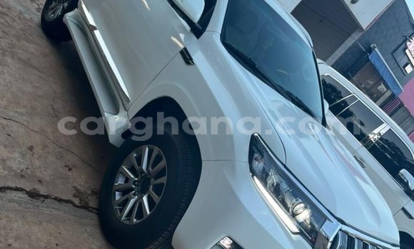 Ra Àlòkù Toyota Land Cruiser Prado funfun Ọkọ̀ in Accra ni Greater Accra Ra Àlòkù Toyota Land Cruiser Prado funfun Ọkọ̀ in Accra ni Greater Accra