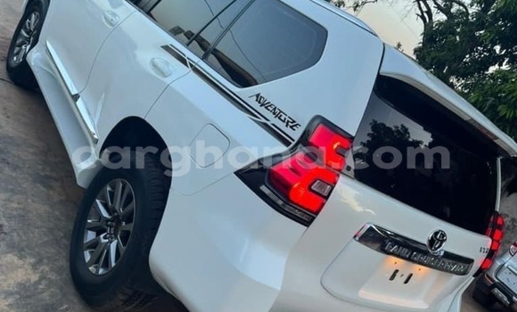 Buy Used Toyota Land Cruiser Prado White Car in Accra in Greater Accra Buy Used Toyota Land Cruiser Prado White Car in Accra in Greater Accra