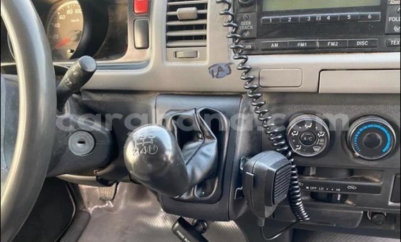 Ra Àlòkù Toyota Hiace funfun Ọkọ̀ in Accra ni Greater Accra Ra Àlòkù Toyota Hiace funfun Ọkọ̀ in Accra ni Greater Accra