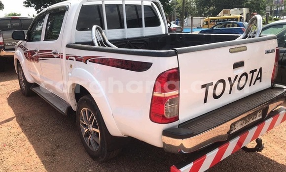 Ra Àlòkù Toyota Hilux funfun Ọkọ̀ in Accra ni Greater Accra Ra Àlòkù Toyota Hilux funfun Ọkọ̀ in Accra ni Greater Accra
