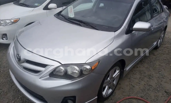 Sayi Na hannu Toyota Corolla Azurfa Mota in Accra a Greater Accra