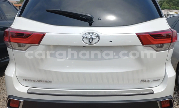Sayi Na hannu Toyota Highlander White Mota in Accra a Greater Accra Sayi Na hannu Toyota Highlander White Mota in Accra a Greater Accra