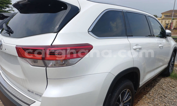 Sayi Na hannu Toyota Highlander White Mota in Accra a Greater Accra Sayi Na hannu Toyota Highlander White Mota in Accra a Greater Accra