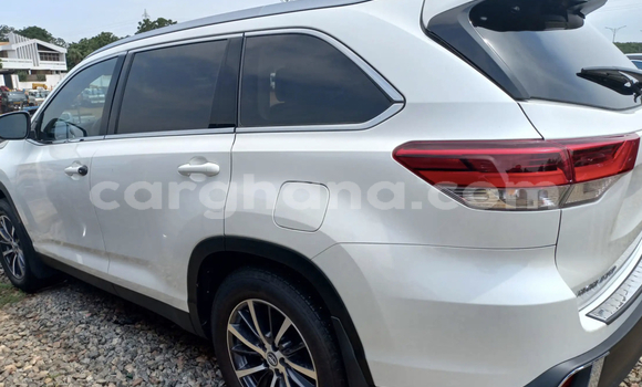 Sayi Na hannu Toyota Highlander White Mota in Accra a Greater Accra Sayi Na hannu Toyota Highlander White Mota in Accra a Greater Accra
