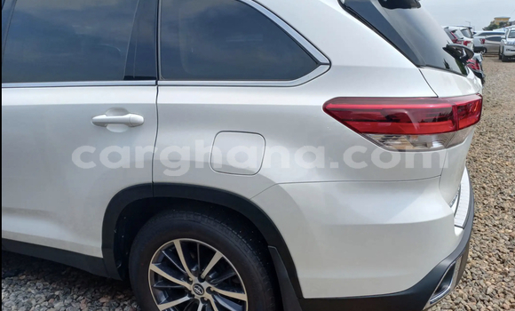 Sayi Na hannu Toyota Highlander White Mota in Accra a Greater Accra Sayi Na hannu Toyota Highlander White Mota in Accra a Greater Accra