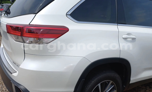 Sayi Na hannu Toyota Highlander White Mota in Accra a Greater Accra Sayi Na hannu Toyota Highlander White Mota in Accra a Greater Accra