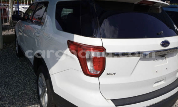 Sayi Na hannu Ford Explorer White Mota in Accra a Greater Accra Sayi Na hannu Ford Explorer White Mota in Accra a Greater Accra