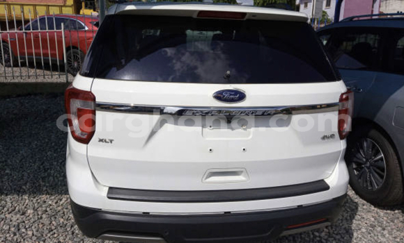 Sayi Na hannu Ford Explorer White Mota in Accra a Greater Accra Sayi Na hannu Ford Explorer White Mota in Accra a Greater Accra