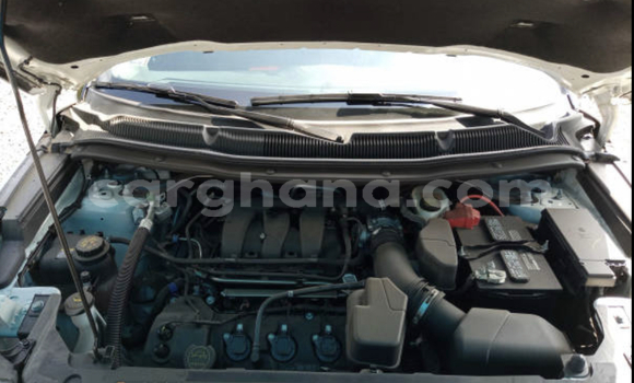 Sayi Na hannu Ford Explorer White Mota in Accra a Greater Accra Sayi Na hannu Ford Explorer White Mota in Accra a Greater Accra