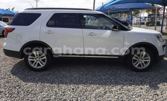 Sayi Na hannu Ford Explorer White Mota in Accra a Greater Accra Sayi Na hannu Ford Explorer White Mota in Accra a Greater Accra