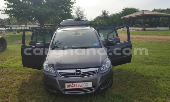 Sayi Na hannu Opel Zafira Sauran Mota in Cape Coast a Tsakiya