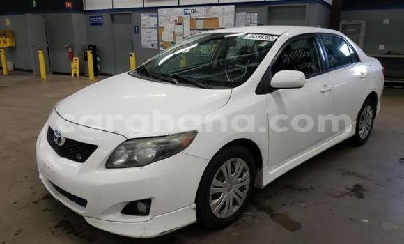 Sayi Na hannu Toyota Corolla White Mota in Accra a Greater Accra