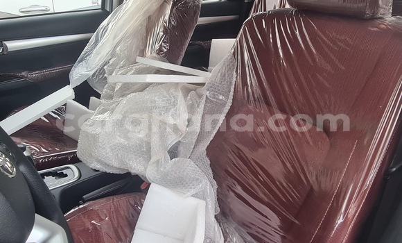 Sayi Na hannu Toyota Hilux White Mota in Accra a Greater Accra Sayi Na hannu Toyota Hilux White Mota in Accra a Greater Accra