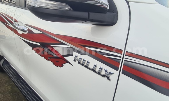Sayi Na hannu Toyota Hilux White Mota in Accra a Greater Accra Sayi Na hannu Toyota Hilux White Mota in Accra a Greater Accra