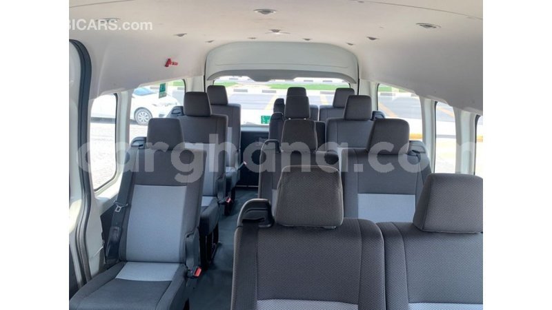 Big with watermark toyota hiace ashanti import dubai 47797