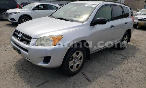 Ra Àlòkù Toyota RAV4 Silver Ọkọ̀ in Tema ni Greater Accra