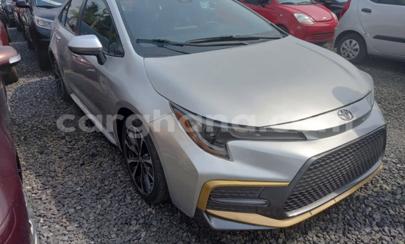 Sayi Na hannu Toyota Corolla Azurfa Mota in Accra a Greater Accra