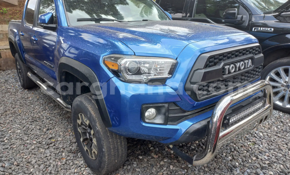 Ra Àlòkù Toyota Tacoma Blue Ọkọ̀ in Accra ni Greater Accra