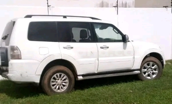Buy Used Mitsubishi Pajero White Car in Accra in Greater Accra Buy Used Mitsubishi Pajero White Car in Accra in Greater Accra