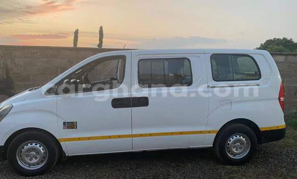 Buy Used Hyundai H1 White Car in Sekondi–Takoradi Metropolitan in Western Buy Used Hyundai H1 White Car in Sekondi–Takoradi Metropolitan in Western