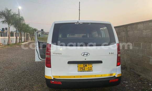 Buy Used Hyundai H1 White Car in Sekondi–Takoradi Metropolitan in Western Buy Used Hyundai H1 White Car in Sekondi–Takoradi Metropolitan in Western