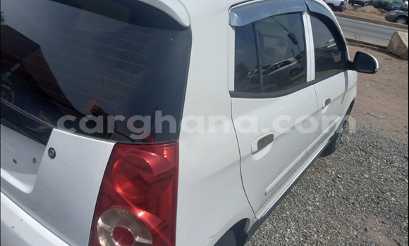 Ra Àlòkù Kia Morning funfun Ọkọ̀ in Accra ni Greater Accra Ra Àlòkù Kia Morning funfun Ọkọ̀ in Accra ni Greater Accra