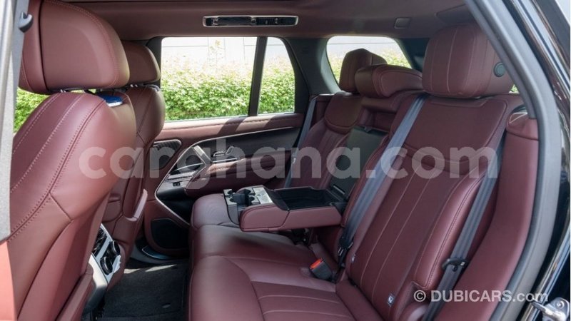 Big with watermark land rover range rover ashanti import dubai 47869