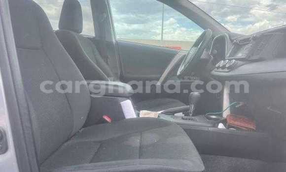 Ra Àlòkù Toyota RAV4 Silver Ọkọ̀ in Accra ni Greater Accra Ra Àlòkù Toyota RAV4 Silver Ọkọ̀ in Accra ni Greater Accra