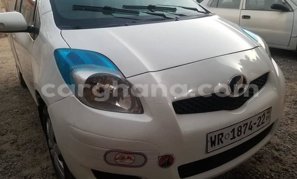 Buy Used Toyota Vitz White Car in Accra in Greater Accra